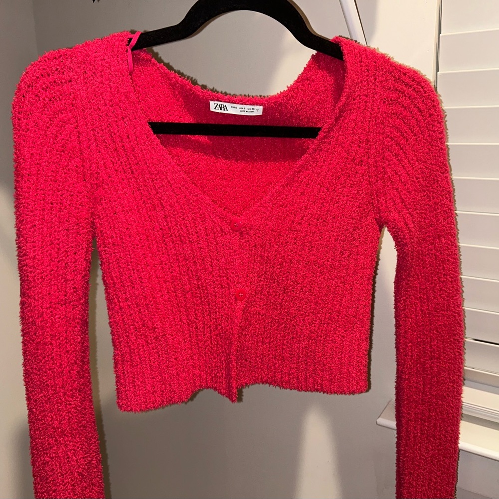 Zara Women's bright pink crop Sweater